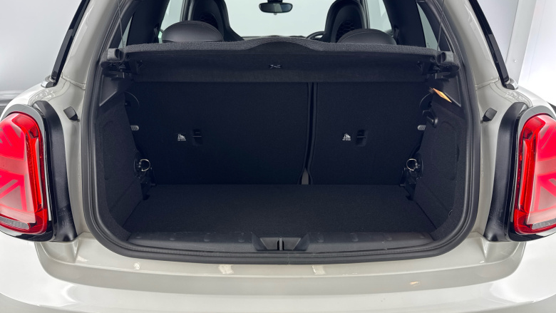 MINI Hatchback 1.5 Cooper Sport Premium 3dr Auto Petrol Hatchback